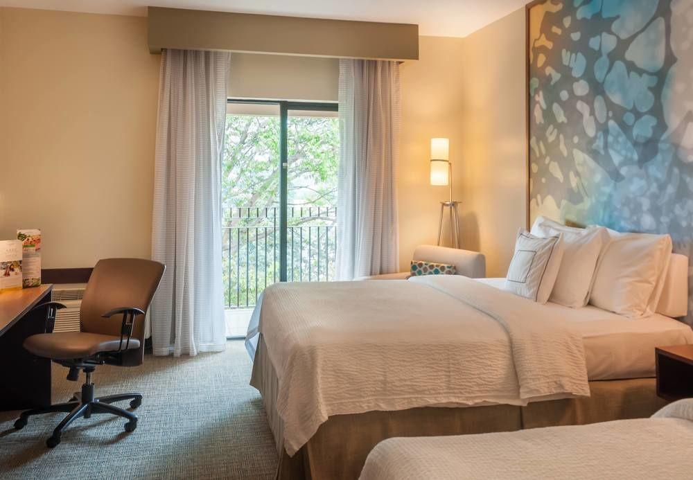 Courtyard By Marriott