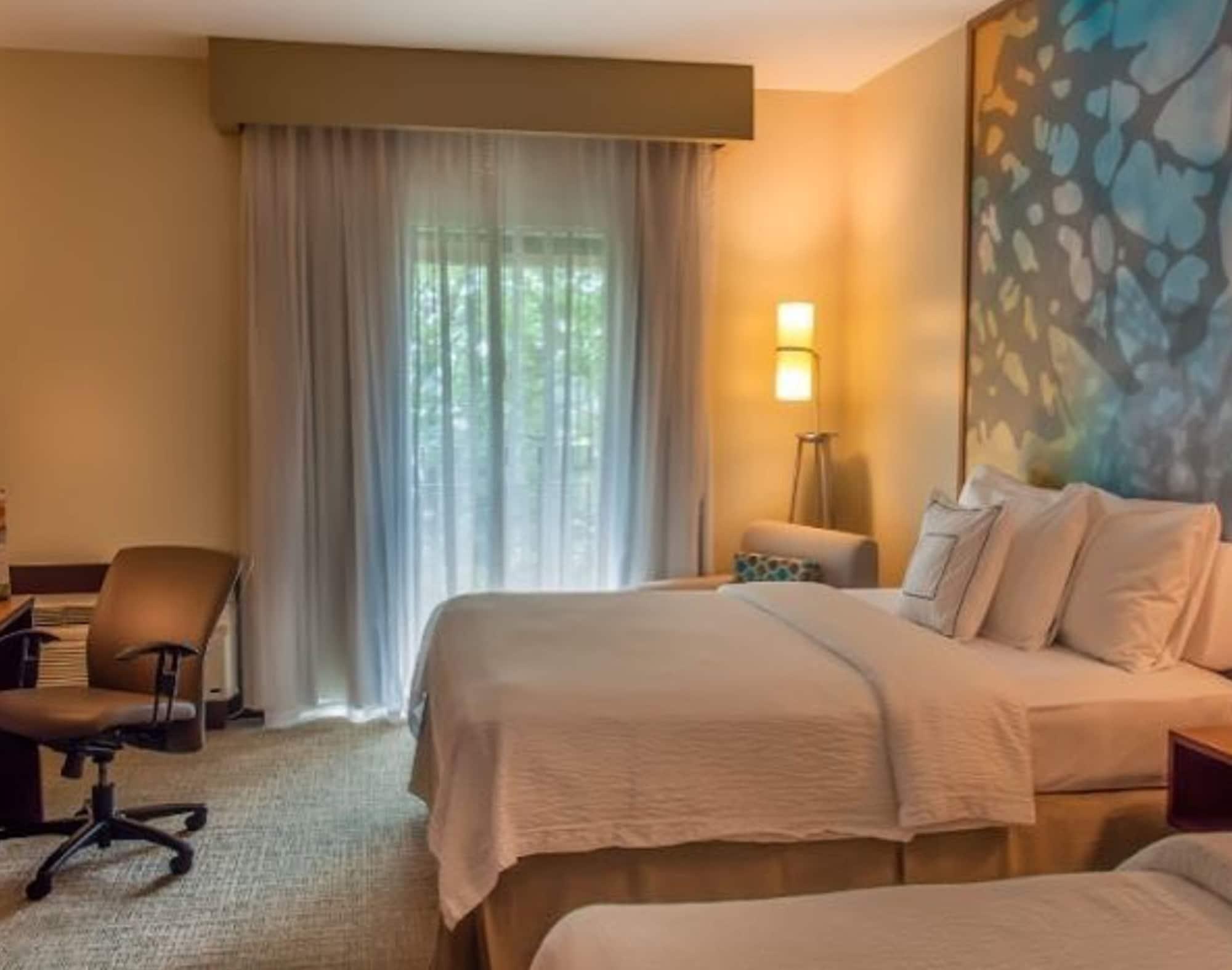 Courtyard By Marriott Hotel