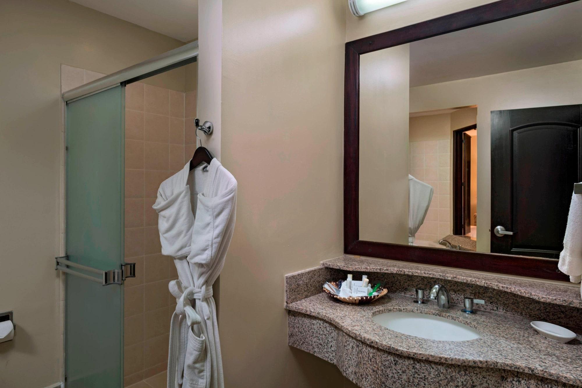 Courtyard By Marriott San Salvador