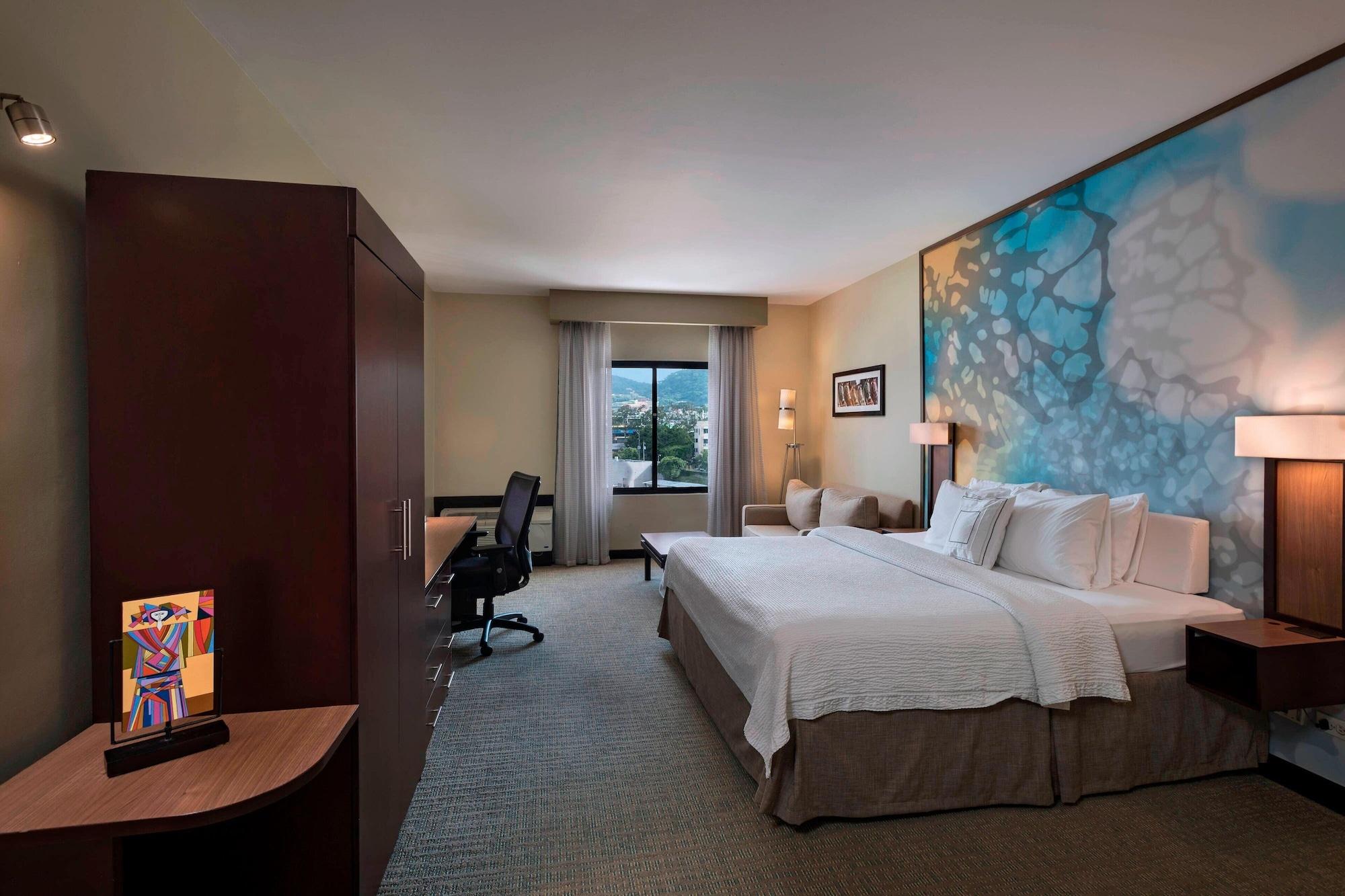 Courtyard By Marriott Hotel