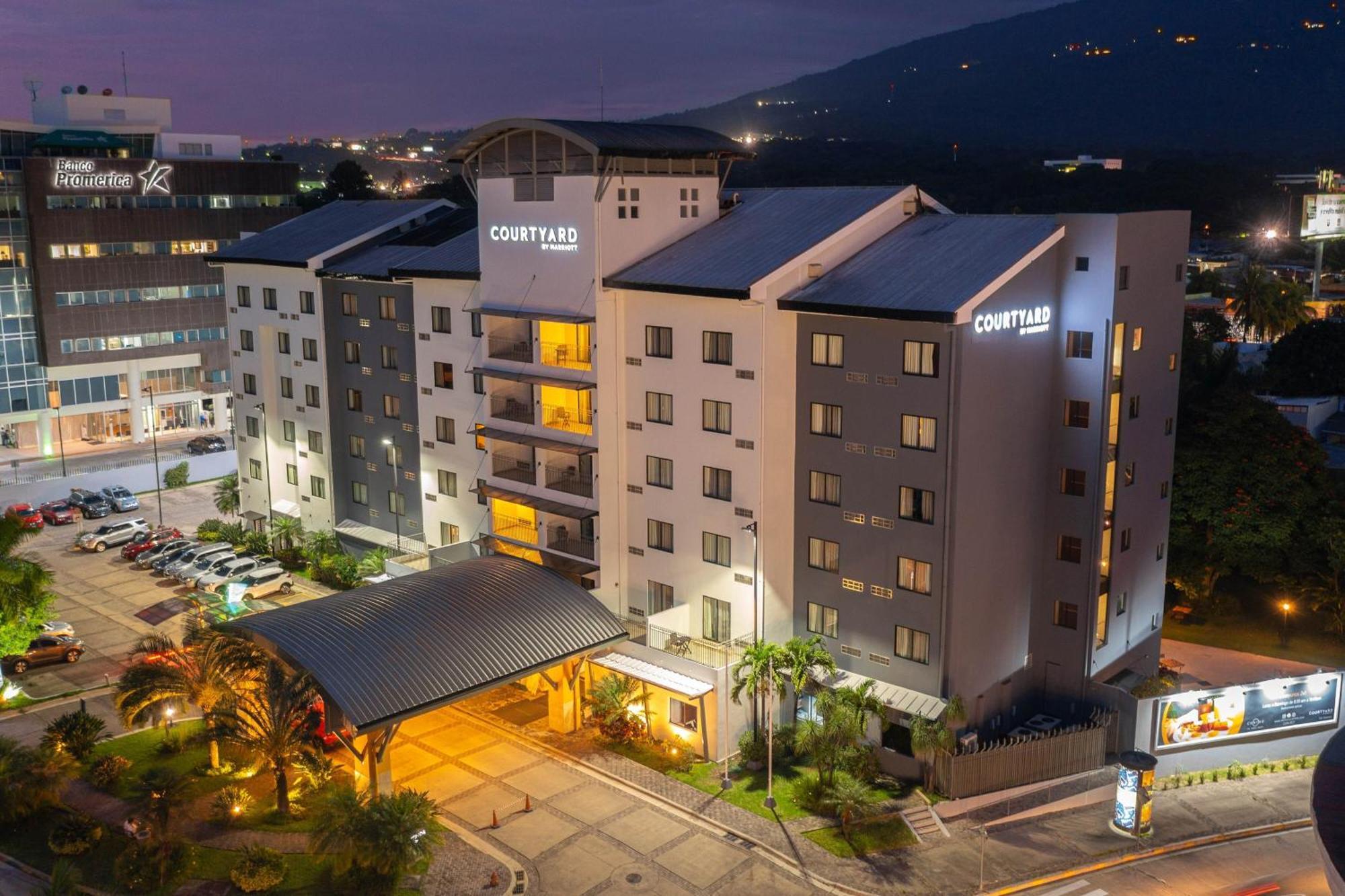 Courtyard By Marriott