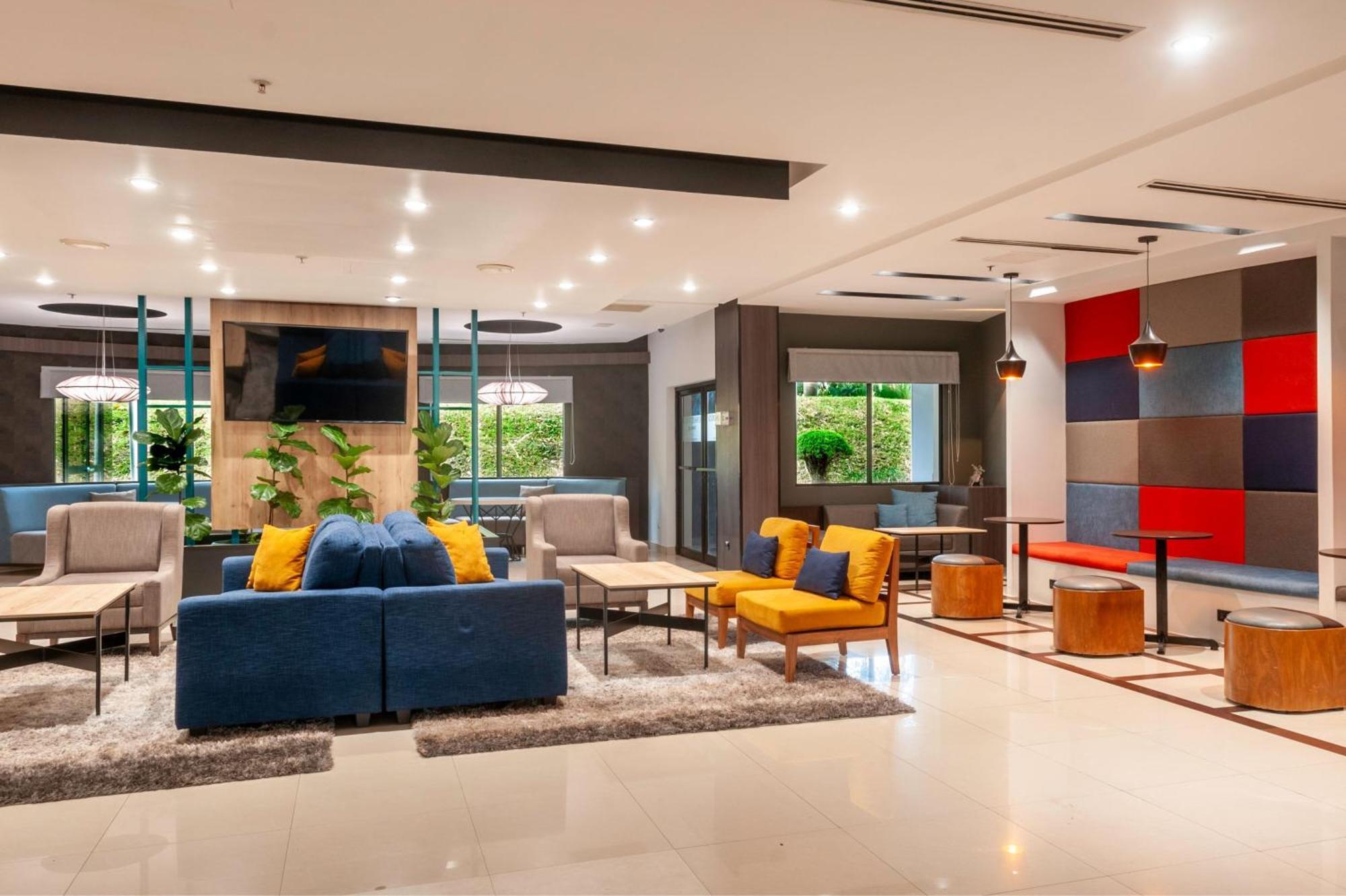 Courtyard By Marriott San Salvador