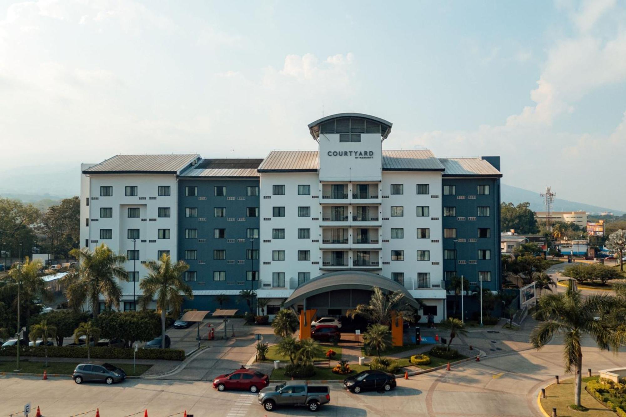 Hotel Courtyard By Marriott 4*