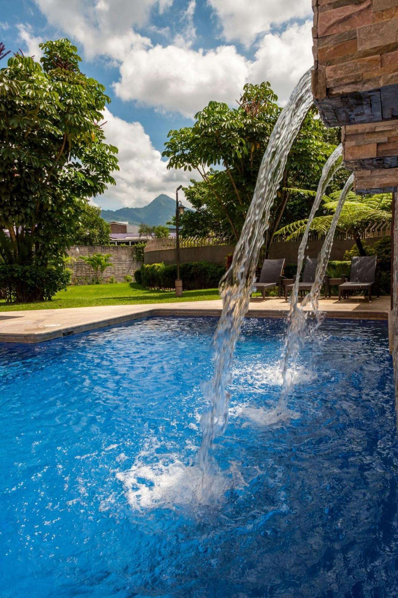 Courtyard By Marriott San Salvador