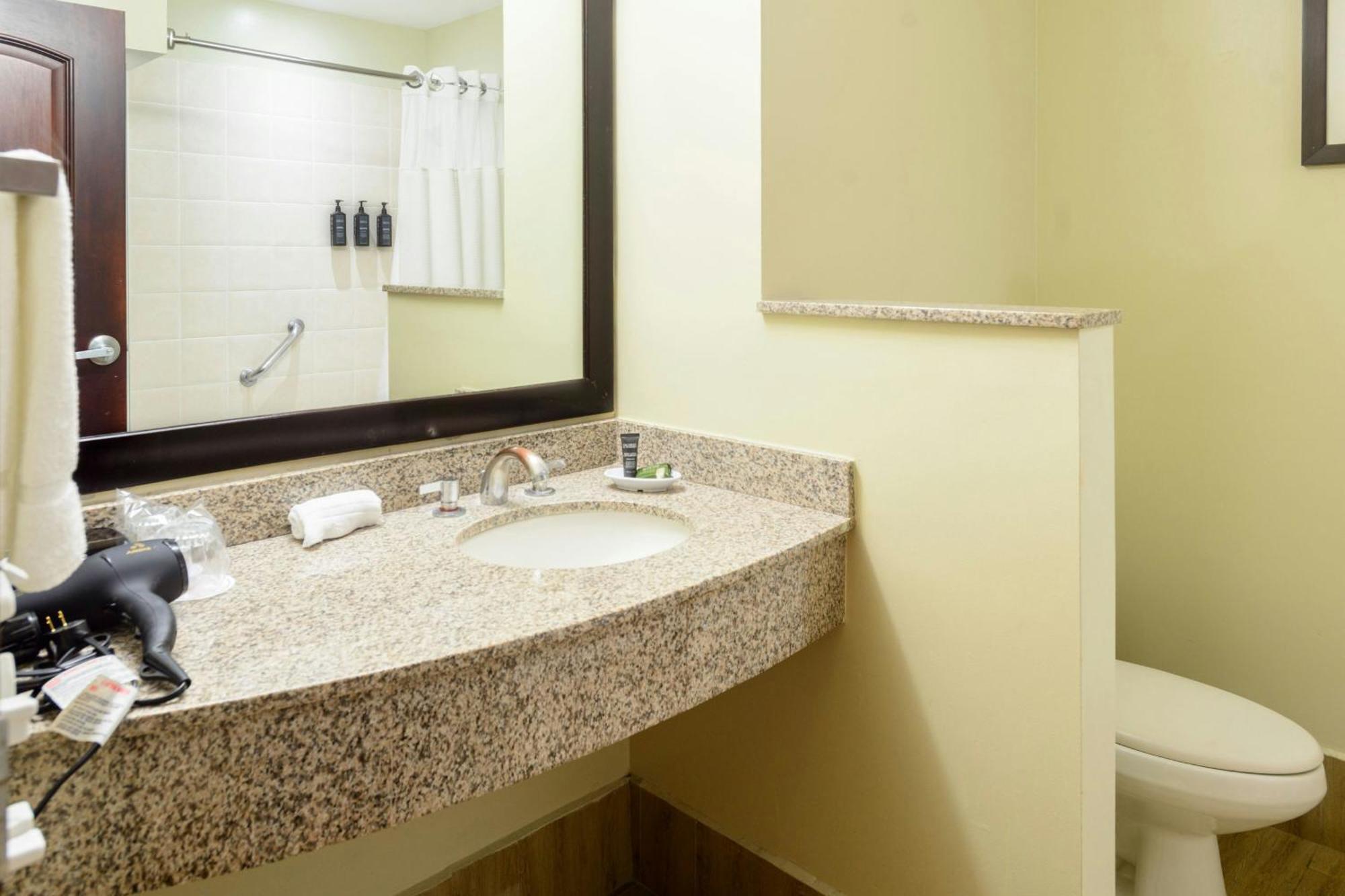 Courtyard By Marriott 4* San Salvador