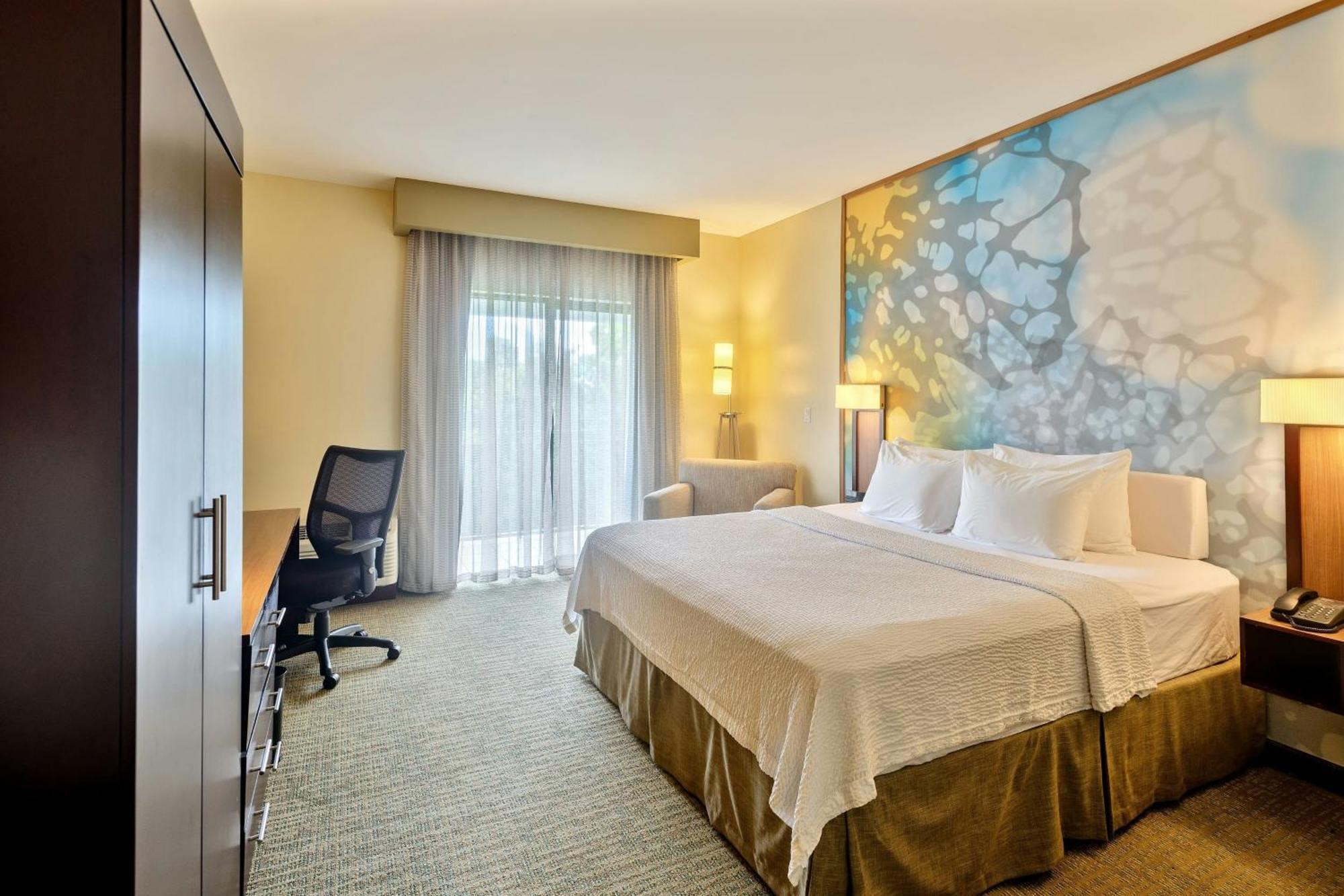 Courtyard By Marriott