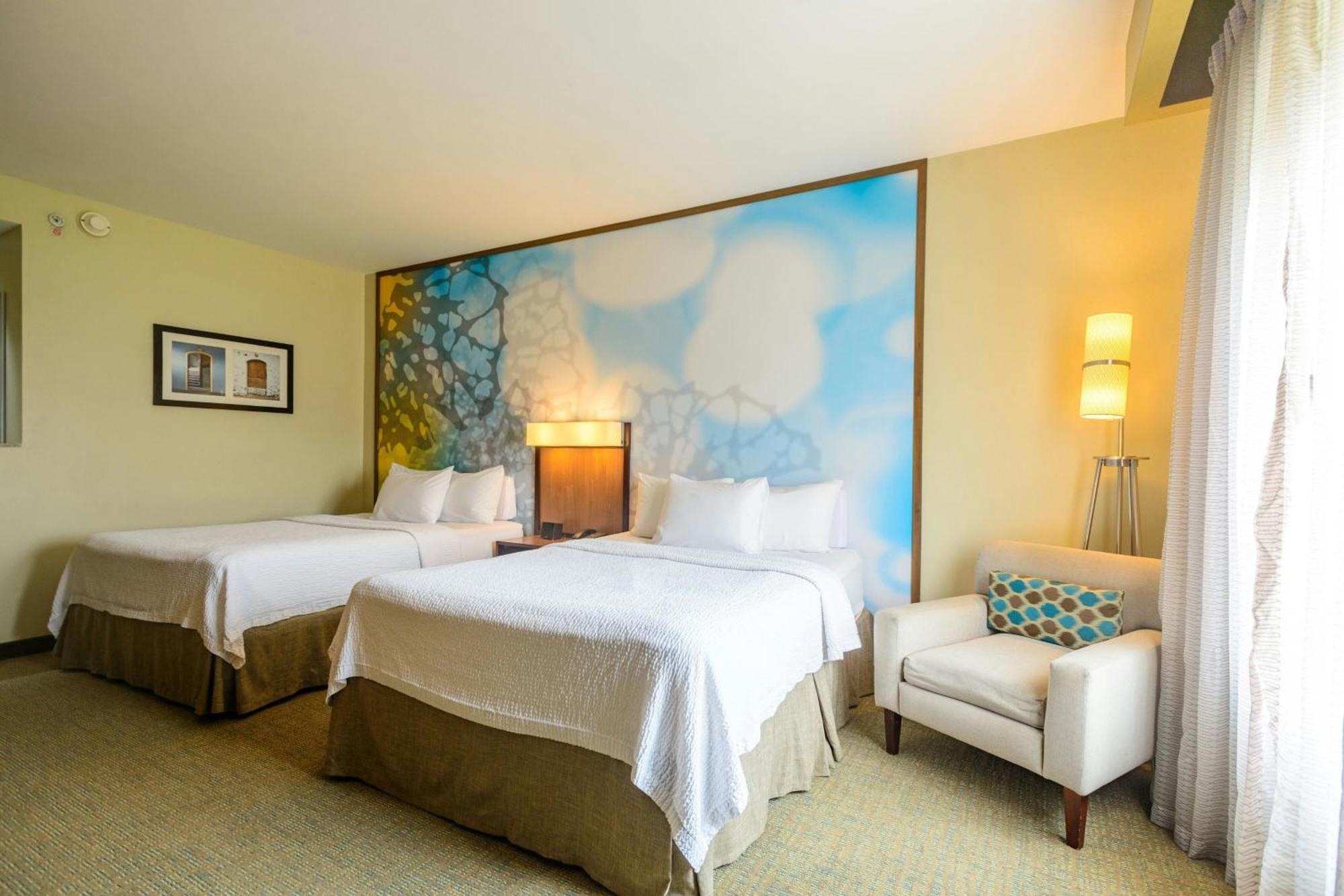 Courtyard By Marriott Hotel