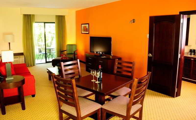 Courtyard By Marriott San Salvador