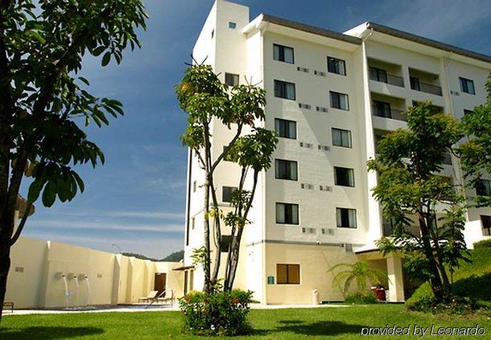 Courtyard By Marriott Hotel