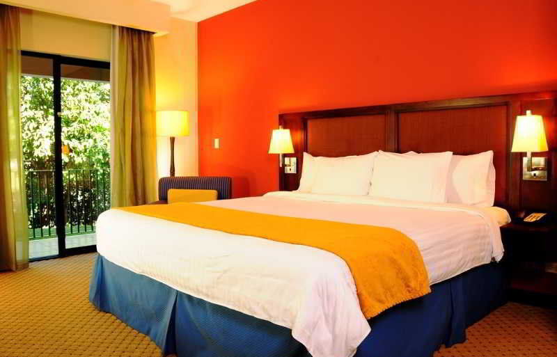 Courtyard By Marriott 4*