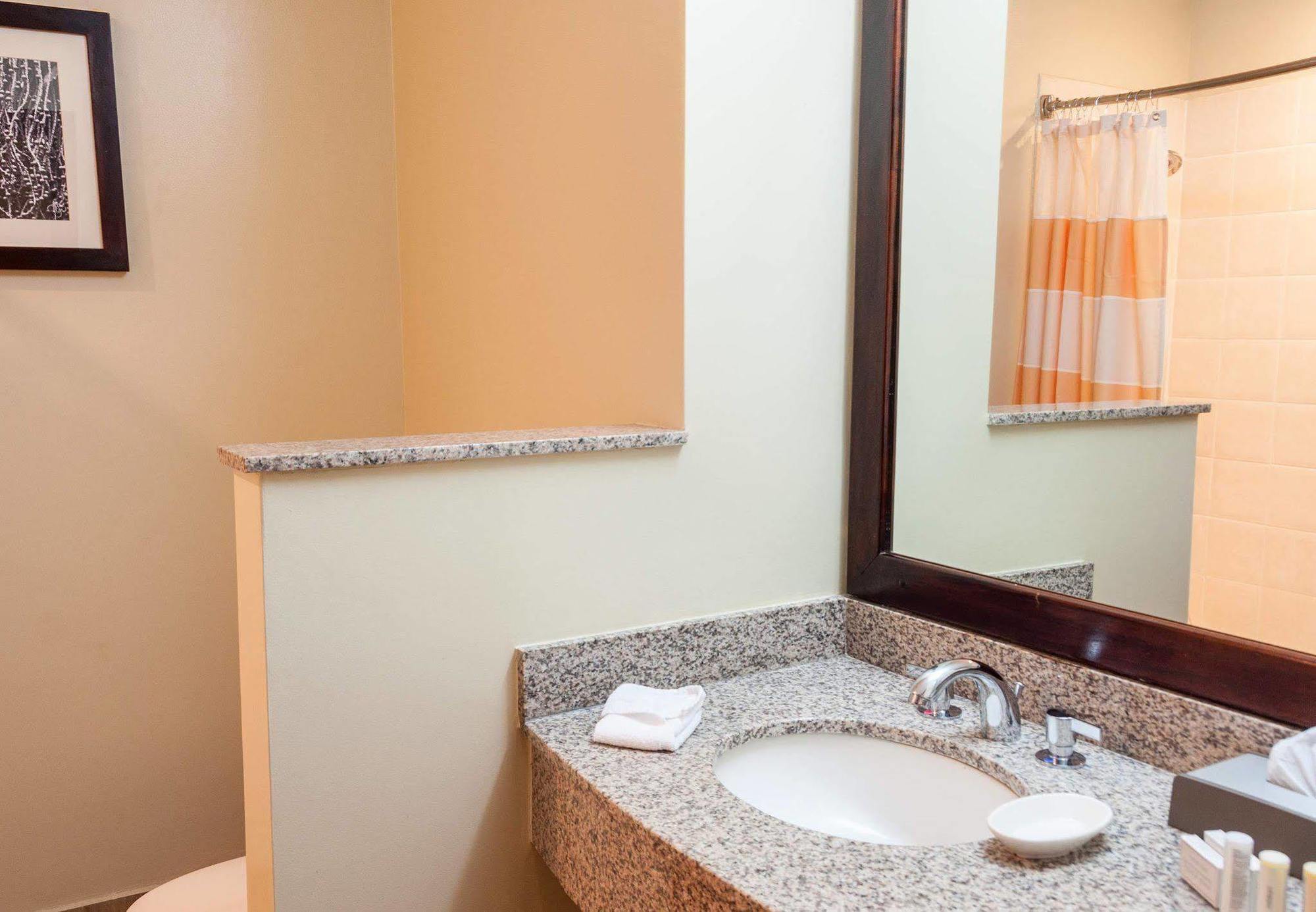 Courtyard By Marriott 4*
