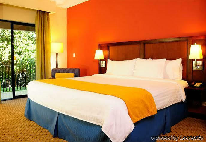Hotel Courtyard By Marriott